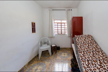 Casa à venda com 188m², 3 quartos e 4 vagasQuarto 2