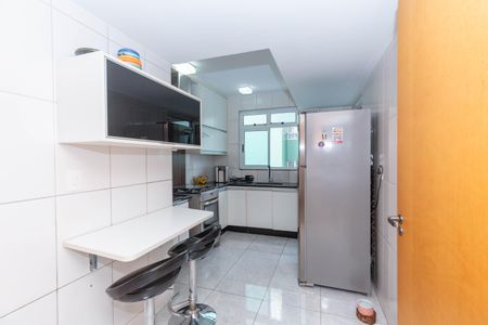 Apartamento à venda com 123m², 4 quartos e 3 vagas Apartamento à venda com 123m², 4 quartos e 3 vagasCOZINHA