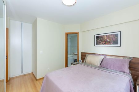 Apartamento à venda com 123m², 4 quartos e 3 vagas Apartamento à venda com 123m², 4 quartos e 3 vagasQUARTO4