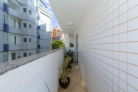Apartamento à venda com 123m², 4 quartos e 3 vagas Apartamento à venda com 123m², 4 quartos e 3 vagasVARANDA