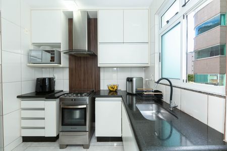 Apartamento à venda com 123m², 4 quartos e 3 vagas Apartamento à venda com 123m², 4 quartos e 3 vagasCOZINHA