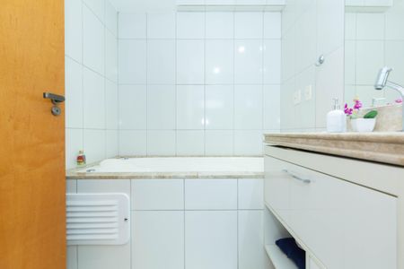 Apartamento à venda com 123m², 4 quartos e 3 vagas Apartamento à venda com 123m², 4 quartos e 3 vagasBANHEIRO1