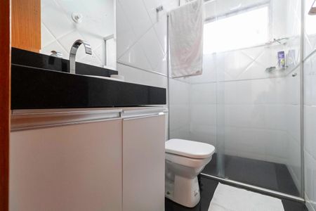 Casa à venda com 321m², 4 quartos e 4 vagas Casa à venda com 321m², 4 quartos e 4 vagasBanheiro social