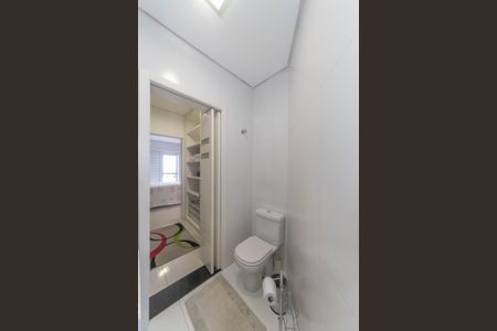 Casa à venda com 350m², 3 quartos e 4 vagasBanheiro da Suíte 1