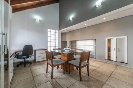 Casa à venda com 350m², 3 quartos e 4 vagasSótão