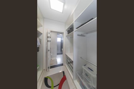 Casa à venda com 350m², 3 quartos e 4 vagasCloset da Suíte 1
