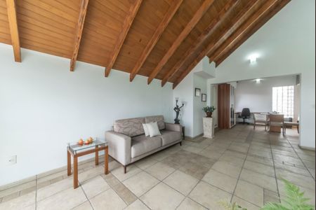 Casa à venda com 350m², 3 quartos e 4 vagasSótão