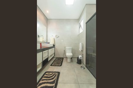 Casa à venda com 350m², 3 quartos e 4 vagasBanheiro da Suíte 3