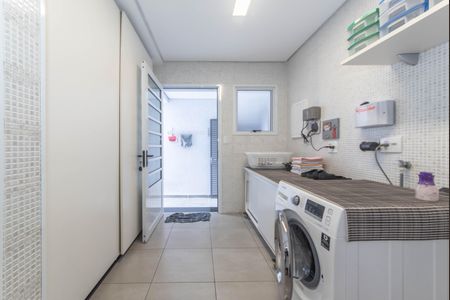 Casa à venda com 350m², 3 quartos e 4 vagasLavanderia