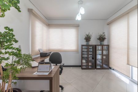 Casa à venda com 350m², 3 quartos e 4 vagasEscritório