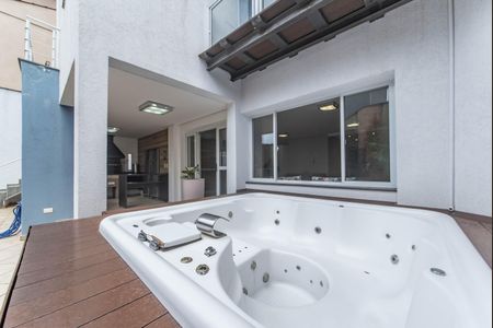 Casa à venda com 350m², 3 quartos e 4 vagasQuintal - Hidromassagem