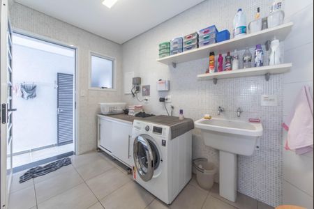 Casa à venda com 350m², 3 quartos e 4 vagasLavanderia