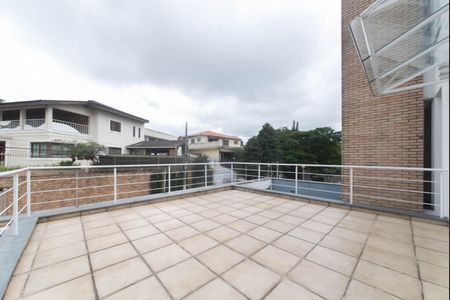 Casa à venda com 350m², 3 quartos e 4 vagasVaranda do Hall dos Dormitórios