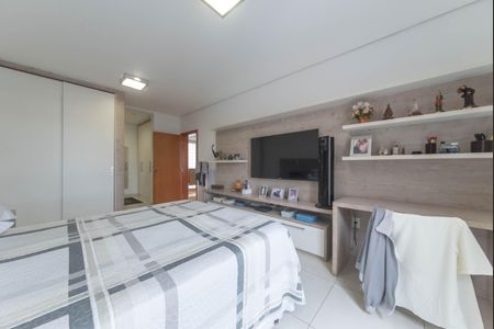 Casa à venda com 350m², 3 quartos e 4 vagasSuíte 3