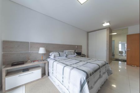 Casa à venda com 350m², 3 quartos e 4 vagasSuíte 3