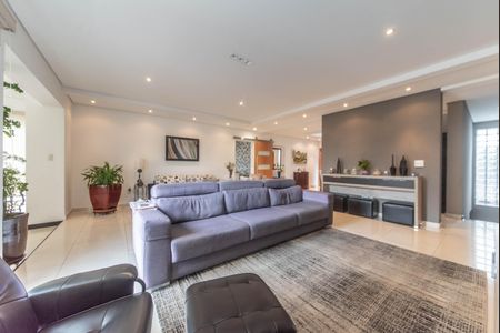 Casa à venda com 350m², 3 quartos e 4 vagasSala