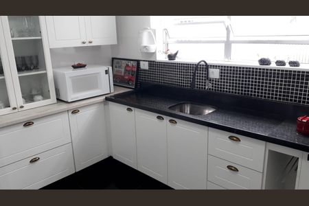 Casa à venda com 197m², 3 quartos e 7 vagas