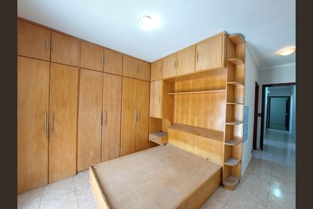 Casa à venda com 225m², 4 quartos e 2 vagas Casa à venda com 225m², 4 quartos e 2 vagasQuarto 1