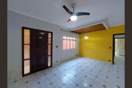 Casa à venda com 225m², 4 quartos e 2 vagas Casa à venda com 225m², 4 quartos e 2 vagasSala