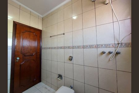 Casa à venda com 225m², 4 quartos e 2 vagas Casa à venda com 225m², 4 quartos e 2 vagasBanheiro 2