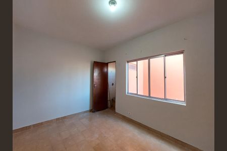 Casa à venda com 225m², 4 quartos e 2 vagas Casa à venda com 225m², 4 quartos e 2 vagasEdícula