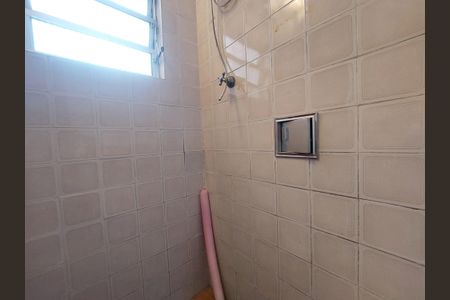 Casa à venda com 225m², 4 quartos e 2 vagas Casa à venda com 225m², 4 quartos e 2 vagasBanheiro de Serviço