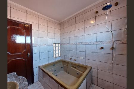 Casa à venda com 225m², 4 quartos e 2 vagas Casa à venda com 225m², 4 quartos e 2 vagasBanheiro 1