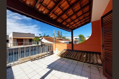 Casa à venda com 225m², 4 quartos e 2 vagas Casa à venda com 225m², 4 quartos e 2 vagasVaranda Quarto 1