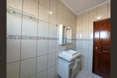 Casa à venda com 225m², 4 quartos e 2 vagas Casa à venda com 225m², 4 quartos e 2 vagasBanheiro 2