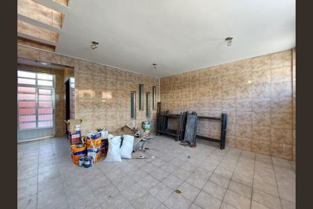 Casa à venda com 225m², 4 quartos e 2 vagas Casa à venda com 225m², 4 quartos e 2 vagasGaragem