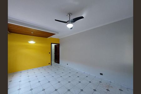 Casa à venda com 225m², 4 quartos e 2 vagas Casa à venda com 225m², 4 quartos e 2 vagasSala