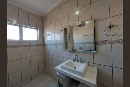 Casa à venda com 225m², 4 quartos e 2 vagas Casa à venda com 225m², 4 quartos e 2 vagasBanheiro 2