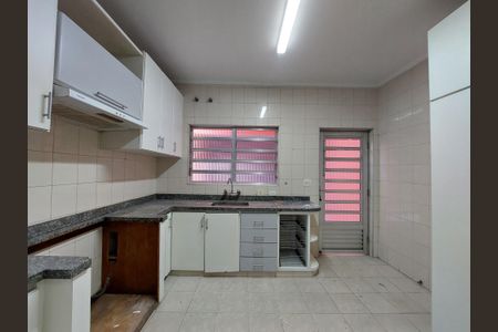 Casa à venda com 225m², 4 quartos e 2 vagas Casa à venda com 225m², 4 quartos e 2 vagasCozinha