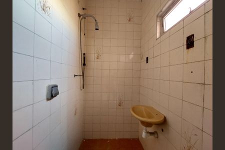 Casa à venda com 225m², 4 quartos e 2 vagas Casa à venda com 225m², 4 quartos e 2 vagasBanheiro da Edícula