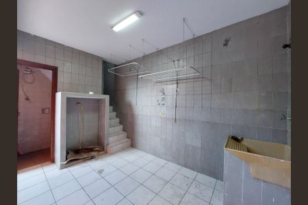 Casa à venda com 225m², 4 quartos e 2 vagas Casa à venda com 225m², 4 quartos e 2 vagasÁrea de Serviço