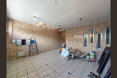 Casa à venda com 225m², 4 quartos e 2 vagas Casa à venda com 225m², 4 quartos e 2 vagasGaragem