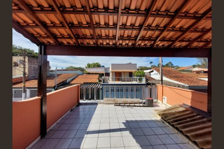 Casa à venda com 225m², 4 quartos e 2 vagas Casa à venda com 225m², 4 quartos e 2 vagasVaranda Quarto 1