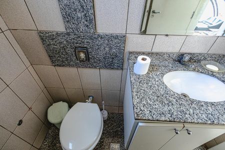 Apartamento à venda com 350m², 5 quartos e 2 vagas Apartamento à venda com 350m², 5 quartos e 2 vagasBanheiro 4
