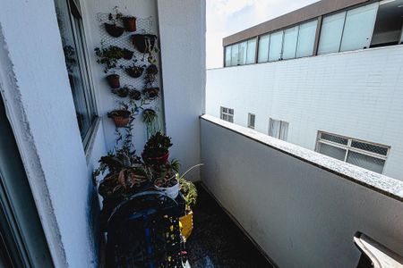 Apartamento à venda com 350m², 5 quartos e 2 vagas Apartamento à venda com 350m², 5 quartos e 2 vagasVaranda da Sala