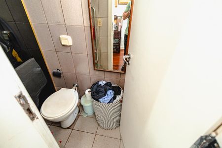 Apartamento à venda com 350m², 5 quartos e 2 vagas Apartamento à venda com 350m², 5 quartos e 2 vagasBanheiro 2