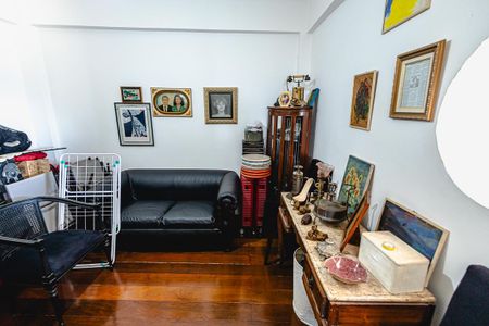 Apartamento à venda com 350m², 5 quartos e 2 vagas Apartamento à venda com 350m², 5 quartos e 2 vagasQuarto 5