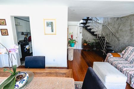 Apartamento à venda com 350m², 5 quartos e 2 vagas Apartamento à venda com 350m², 5 quartos e 2 vagasSala de Jantar