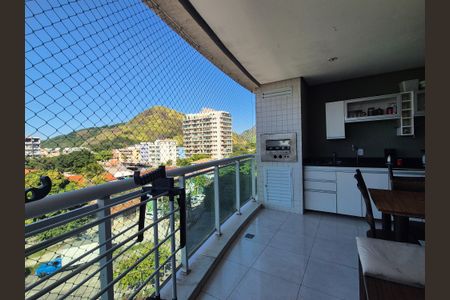Apartamento à venda com 95m², 3 quartos e 2 vagas Apartamento à venda com 95m², 3 quartos e 2 vagasVaranda