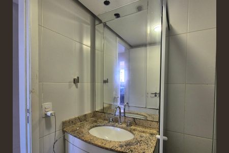 Apartamento à venda com 95m², 3 quartos e 2 vagas Apartamento à venda com 95m², 3 quartos e 2 vagasBanheiro social