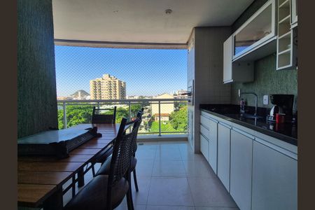 Apartamento à venda com 95m², 3 quartos e 2 vagas Apartamento à venda com 95m², 3 quartos e 2 vagasVaranda