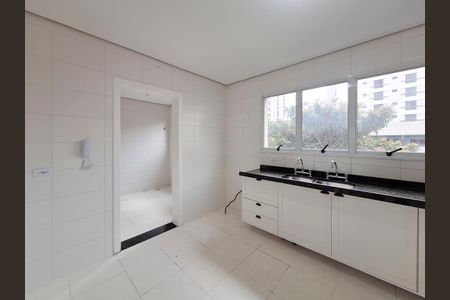 Apartamento para alugar com 120m², 3 quartos e 3 vagas Apartamento para alugar com 120m², 3 quartos e 3 vagasCozinha