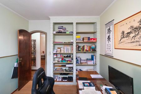 Casa à venda com 237m², 3 quartos e 4 vagasEscritório