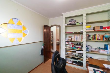 Casa à venda com 237m², 3 quartos e 4 vagasEscritório