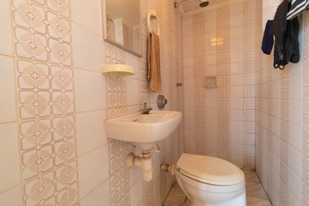 Casa à venda com 237m², 3 quartos e 4 vagasBanheiro de Serviço