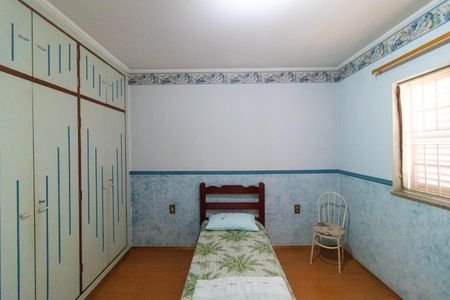 Casa à venda com 237m², 3 quartos e 4 vagasQuarto 2